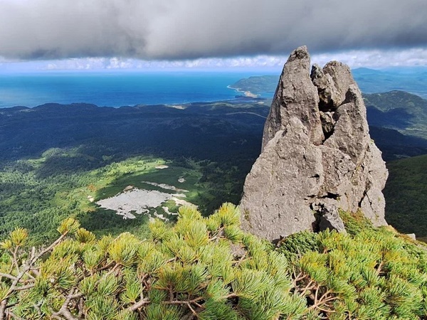 Вулкан Менделеева на Кунашире