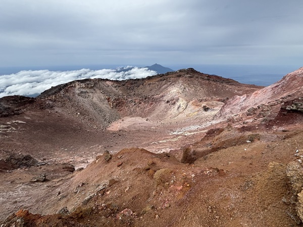 Вулкан Тятя на Кунашире
