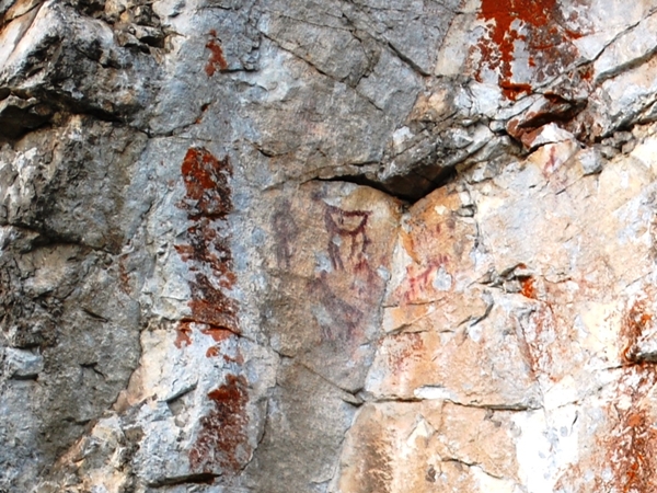 наскальные рисунки древних людей