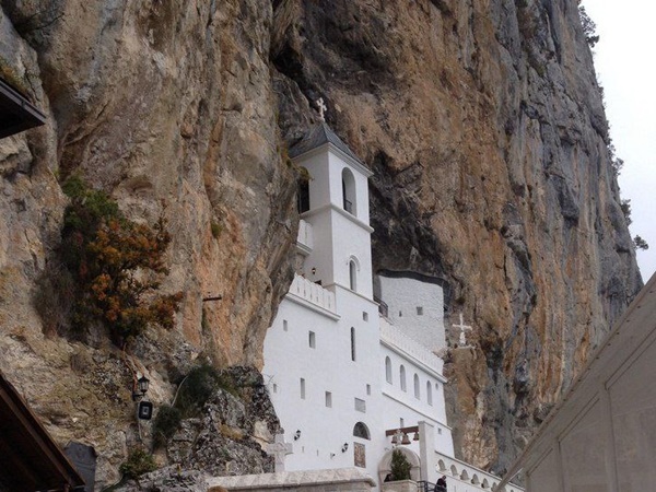 Монастырь Острог в Черногории