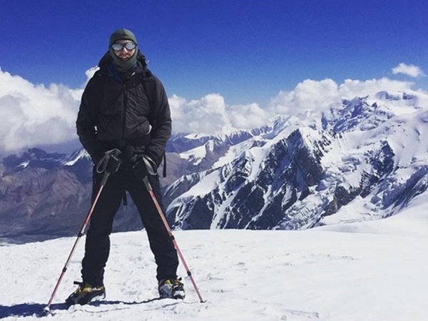 Участник восхождения на пик Ленина