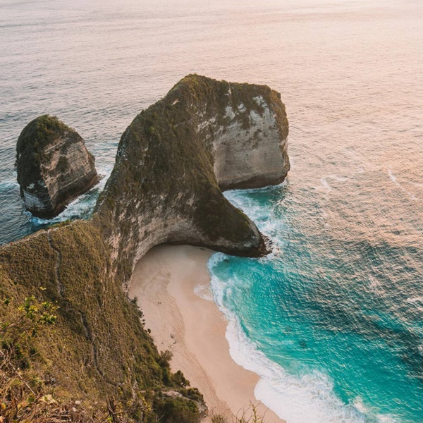 остров Нуса-Пенида