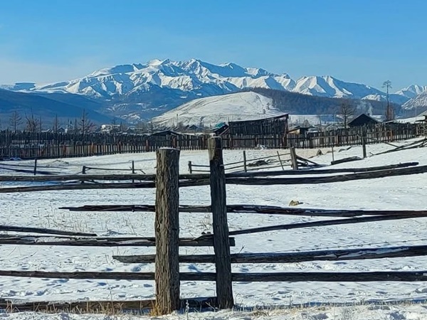 Вид на Мунку-Сардык